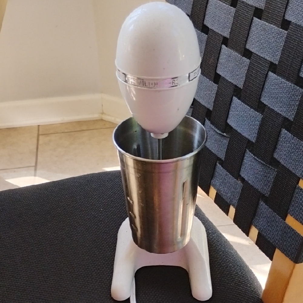 Hamilton Beach White and Silver Drink Mixer